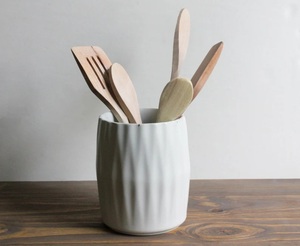 Porte-ustensiles en céramique contemporain, finition texturée ondulée, grès cuit à haute température, organisateur de cuisine durable et élégant - Product Image 5
