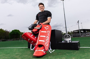 Kit d'entraînement de gardien de but de hockey sur gazon Eoin Winston de haute qualité et écologique : Gants, protège-jambes, crosse et protection abdominale pour l'extérieur - Product Image 2