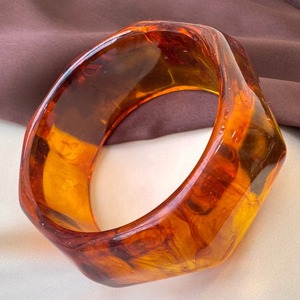 wholesale price Beige Acrylic Resin <b>Bangle</b> <b>Bracelet</b> Geometric Round Minimalist Cuff <b>Bangles</b> for Women - Product Image 1