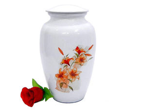Urne funéraire en métal blanc pur pour cendres humaines - Élégante urne commémorative artisanale avec motif floral de lys orange vibrant - Secu - Product Image 1