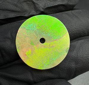 หน้าปัดนาฬิกาโอปอลสังเคราะห์ ขนาด 31.50 มม. ขัดเงาด้านเดียว หนา 0.7 มม. รูตรงกลาง 2 มม. a K Gems GMC-1008W - Product Image 3