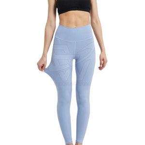 Leggings haute performance pour femmes, tissu extensible sans coutures, avec technologie d'évacuation de l'humidité, confortables pour les séances de sport et le yoga. - Product Image 4