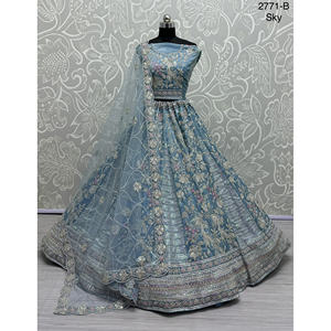 Collections de velours de vêtements de mariée indiens pour la mariée avec le travail de Zarkhan par Fabzone - Product Image 5