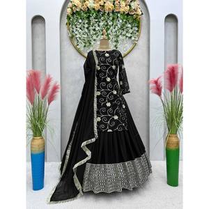 ชุดเลเฮนกาพร้อมผ้าคลุมไหล่สำหรับงานปาร์ตี้ แขนสามส่วน - Product Image 3