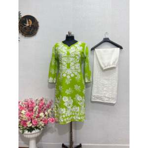 Conjunto de Top y Pantalones Plazzo para Mujer con Estampado Digital Elegante - Product Image 1
