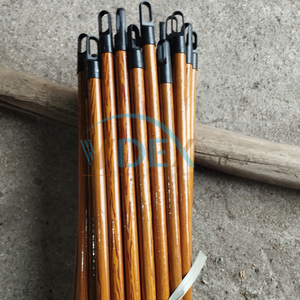 Mango de escoba de madera vietnamita de alta calidad con cerdas suaves y mango recubierto de PVC - Product Image 2