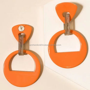 Colgante hecho a mano de resina personalizado de alta calidad para mujer, artesanía Sami de lujo altamente pulida para bodas, pendientes, joyería - Product Image 1