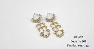 ต่างหูแบบห้อย รุ่น 08697Kundan สีทอง ประดับเพชรซิคอนคู่ รูปแบบทับทิมและเพชร เหมาะสำหรับผู้หญิง สวมใส่ในงานปาร์ตี้ - Product Image 2