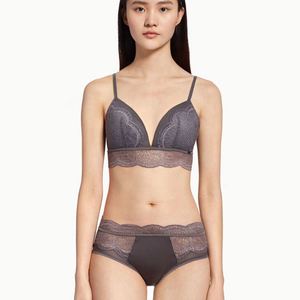 Ensemble de sous-vêtements de sport brodés pour femmes grandes tailles, soutien-gorge sans couture sans armatures, confortable, style floral français, lingerie unie avec logo - Product Image 1