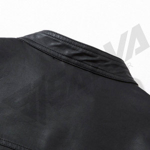 Blouson Moto Homme Noir en Cuir Véritable Écologique et Durable, Col Montant, Fermeture Éclair, Coupe Ajustée, Hiver, Manches Classiques, Couleur Unie - Product Image 5