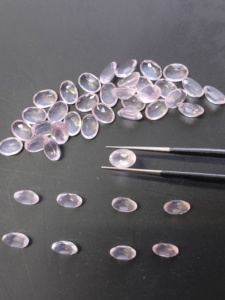 Cuarzo Rosa, Corte Ovalado de 7x5MM, Gema Suelta de la Mejor Calidad para la Elaboración de Joyas - Product Image 1