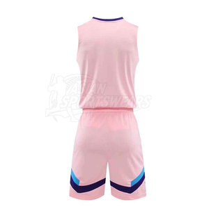 Uniforme de basketball respirant au design haut de gamme avec options personnalisables, fabriqué avec des matériaux avancés pour un confort durable et une tenue longue durée - Product Image 3