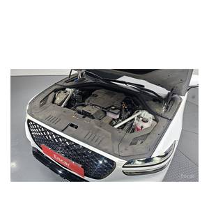 Genesis GV70 2.5T 2024, Gasolina, 2WD, con Caja de Cambios Automática, Asientos de Cuero, Cámara Trasera - 20,165 km, Volante a la Izquierda - Product Image 6