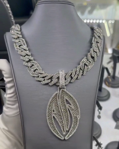 จี้เพชรโมอิสซาไนต์ทรงกลมแบบกำหนดเองได้ พร้อมตัวอักษร  วัสดุเงินแท้ 925 ชุบทอง  แบบฮิปฮอป ได้รับการรับรองจาก GRA  เครื่องประดับสำหรับผู้ชาย - Product Image 2