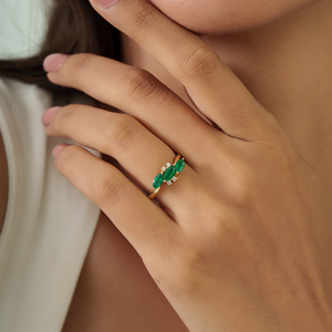 Nuevo Anillo Apilable de Tres Piedras de Oro Amarillo Puro de 14K con Esmeralda y Diamantes, Joyería Fina con Piedras Preciosas Personalizada, en Oferta - Product Image 2