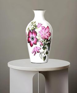 Vase en céramique floral peint à la main de luxe, vase décoratif blanc pour salon, chambre, table à manger, bureau, centre de table - Product Image 3