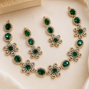 Ensemble collier et boucles d'oreilles pour femme JeweleMarket, plaqué or, pierres en cristal, style ethnique, pour mariage, fiançailles, anniversaire, fête, provenant du Maharashtra - Product Image 6