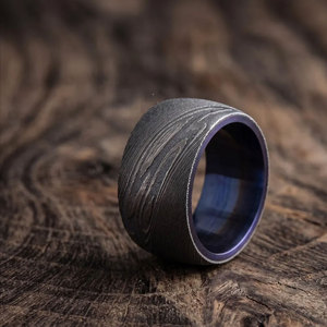 Bague en acier Damas faite à la main, motif élégant, bijou confortable à porter au quotidien pour homme - Product Image 5