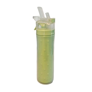 Bouteille de sport d'extérieur 2-en-1 avec pulvérisateur et paille, 650 ml, double paroi isolée, écologique, pour eau glacée - Product Image 3