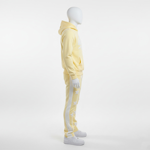 Ensemble de survêtement personnalisé pour homme en molleton de coton jaune épais avec broderie chenille, patch étoile et impression en relief - Product Image 3