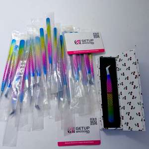 Pince à épiler cils arc-en-ciel Getup Brosons en acier inoxydable, pointes lisses de précision, emballage boîte GBI-EET-3104 10mm - Product Image 4