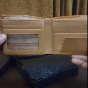 Cartera Bifold de Cuero Marrón Premium para Hombre, Diseño Profesional, Acabado Brillante, Delgada, Ligera, para Accesorios de Bolsillo, Uso Diario - Product Image 3