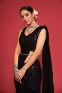 Sari de Georgette Negro de Lujo con Lentejuelas, Trabajo de Lentejuelas Pesadas y Diseño a Mano, Blusa de Verano para Bodas y Fiestas Indias - Product Image 4
