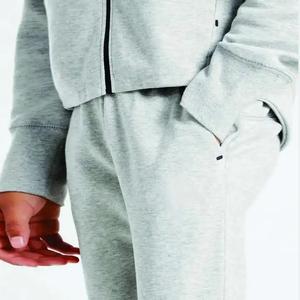 Chaqueta cortavientos con capucha personalizada y pantalones deportivos de algodón reflectantes con forro polar, conjunto deportivo de dos piezas con cremallera para hombre - Product Image 3