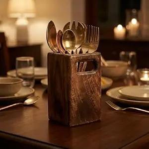 Portacucharas de Madera con Estampado Floral de Tres Niveles, Clásico, de Alta Calidad, con Base Antideslizante para un Uso Seguro en la Cocina a Precio Económico en India - Product Image 2