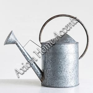 Arrosoir en argent luxueux Design moderne fabriqué à la main pour les plantes d'intérieur par Axiom Home Accents - Product Image 4