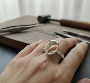 Anillo de Plata de Ley 925 Sólida de 8mm con Baño de Oro de 18K y Engaste de Puntas, Base para Bisutería, para Mujer, Venta al por Mayor para Fabricantes de Joyería - Product Image 4