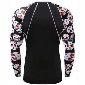 Camiseta de Manga Larga para Hombre, Negra con Estampado de Calavera Blanca, de Secado Rápido, en Poliéster - Product Image 3