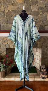 Vestido Caftán de Rayón Turquesa con Estampado Shibori Tie Dye, Estilo Boho, Corte Holgado, Ropa para Mujer - Product Image 3