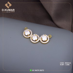 Pendentif MangalSutra en or 22 carats personnalisé avec breloques en cristal pour femme ouverture de petite taille pour fête de mariage - Product Image 2