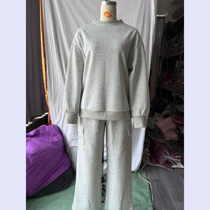 Conjunto Deportivo Casual de Invierno para Mujer, Transpirable, de Forro Polar, con Sudadera de Cuello Redondo y Pantalones Deportivos Anchos Tipo Cargo, 100% Algodón, Venta al Por Mayor - Product Image 4