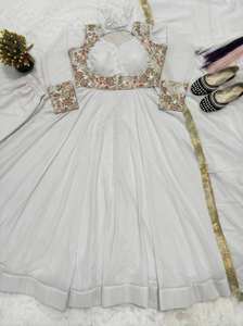 Costume Anarkali de designer en faux georgette style Bollywood, avec travail Koti et broderie, longueur ras du sol, pour mariages et fêtes festifs - Product Image 6