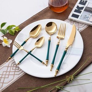 Couverts de table élégants et raffinés, conçus pour une beauté intemporelle de la table, une hospitalité raffinée et des standards de vie haut de gamme. - Product Image 1