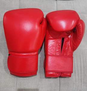 Gants de boxe classiques professionnels en cuir, avec poignées, design à doigts complets, sangle de poignet réglable, option logo personnalisé - 12/14 16oz - Product Image 4