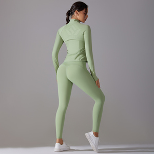 Ensemble de yoga vert pour femme : haut à manches longues avec fermeture éclair quart de tour et leggings taille haute sans coutures extensibles – Tenue de sport deux pièces - Product Image 2