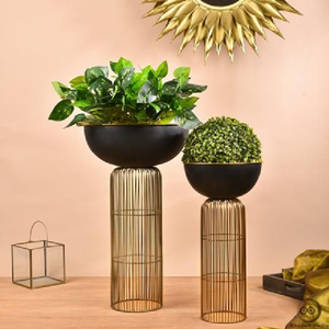 Supports de plantes pyramidaux géométriques modernes en or avec pots assortis pour un look luxueux, disponibles à prix de gros. - Product Image 3