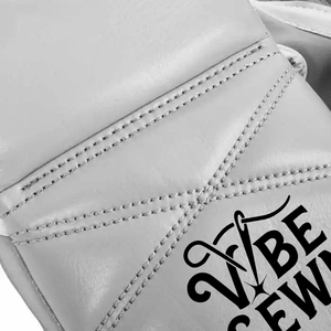 Gants de boxe Vibe cousus sur mesure avec logo OEM, gris clair, à lacets - Équipement professionnel d'entraînement pour sac de frappe lourd - Product Image 6