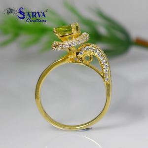 Anillo de Lujo de Plata de Ley 925 con Peridoto y Circonitas Cúbicas, Chapado en Oro, Elegante Joyería de Compromiso para Mujer - Product Image 4