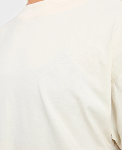 Camiseta de Manga Corta para Mujer, Cuello Redondo, Color Crema, Talla Grande, Corte Holgado, Color Sólido, 100% Algodón Jersey, Tejido de Punto, Calidad Premium - Product Image 4