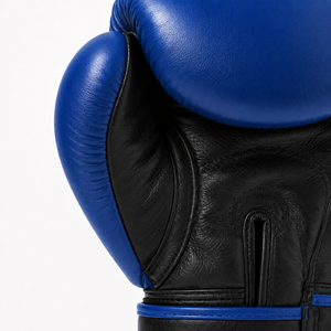 Gants de boxe professionnels haut de gamme légers à doigts entiers en PU bleu et noir imperméables avec lacets pour l'entraînement de kick-boxing, logo personnalisé - Product Image 4