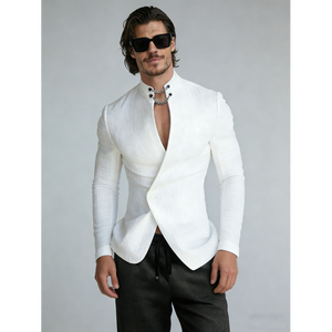 Blazer de hombre ajustado estilo avant-garde con cuello mandarín, cadena asimétrica y cuello simulado, chaqueta urbana de estilo techwear con pecho abierto - Product Image 4
