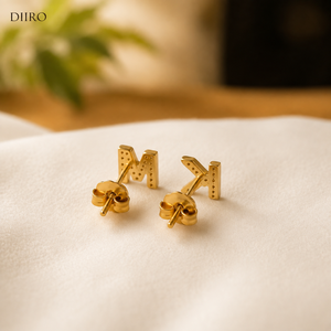 Pendientes de Letra con Baño de Oro Amarillo de 18K, con Diamante de Corte Redondo y Moissanita - Regalo de Aniversario para Mujer - Product Image 2