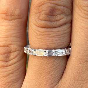 แหวนเพชรทรงบาแกตต์เพาะเลี้ยงในห้องปฏิบัติการ ประดับเพชรเต็มวง สำหรับผู้หญิง ทองคำขาว 10K ของขวัญงานแต่งงาน ของขวัญสำหรับแฟนสาว - Product Image 3