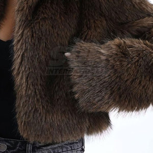 Veste en fausse fourrure tissée légère, respirante et écologique, sur mesure, nouveau style pour femmes, fabriquée au Pakistan - Product Image 5