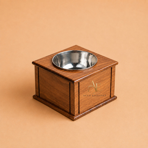 Quemador de incienso cúbico compacto de madera con un tazón metálico plateado, para añadir un toque de calidez natural a cualquier espacio habitable. - Product Image 1