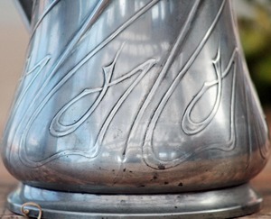 Carafe en argent d'inspiration vintage, design antique, pichet décoratif parfait pour la décoration du salon et de la salle à manger, vente en gros depuis l'Inde - Product Image 4